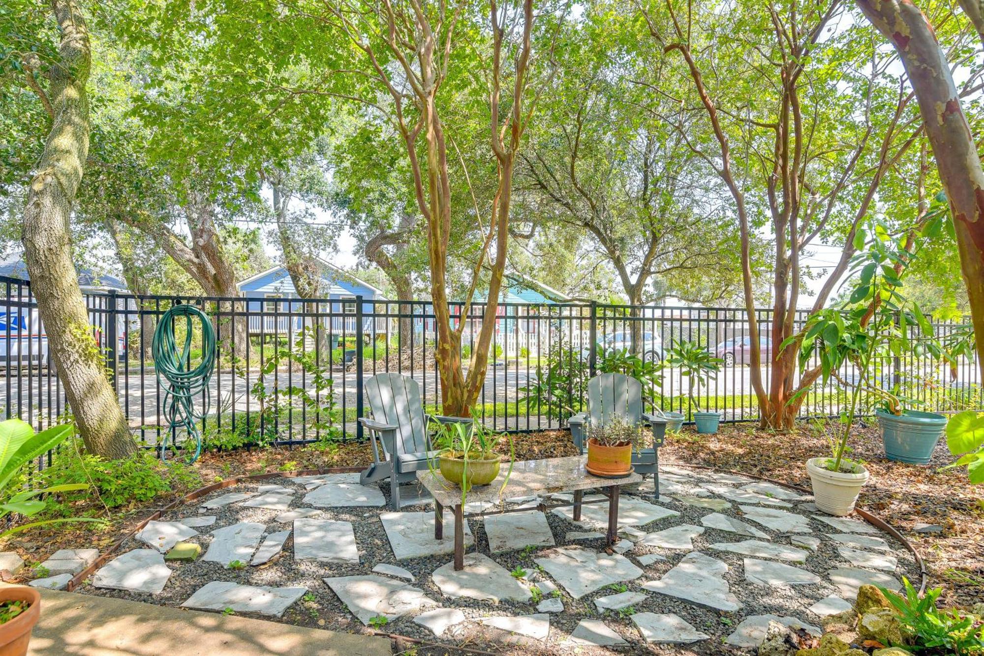 Cozy Galveston Apartment With Private Beach Pass! Esterno foto